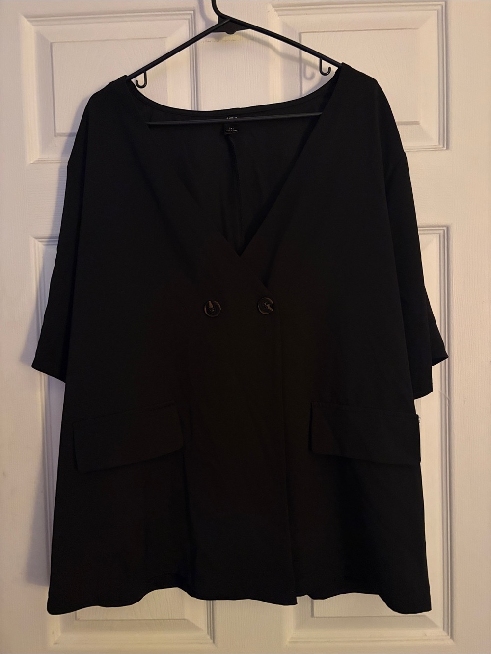 SHEIN Black V-Neck Short Sleeve Tunic with Front Pockets